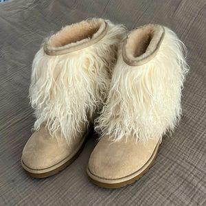 UGG - Mongolian fur